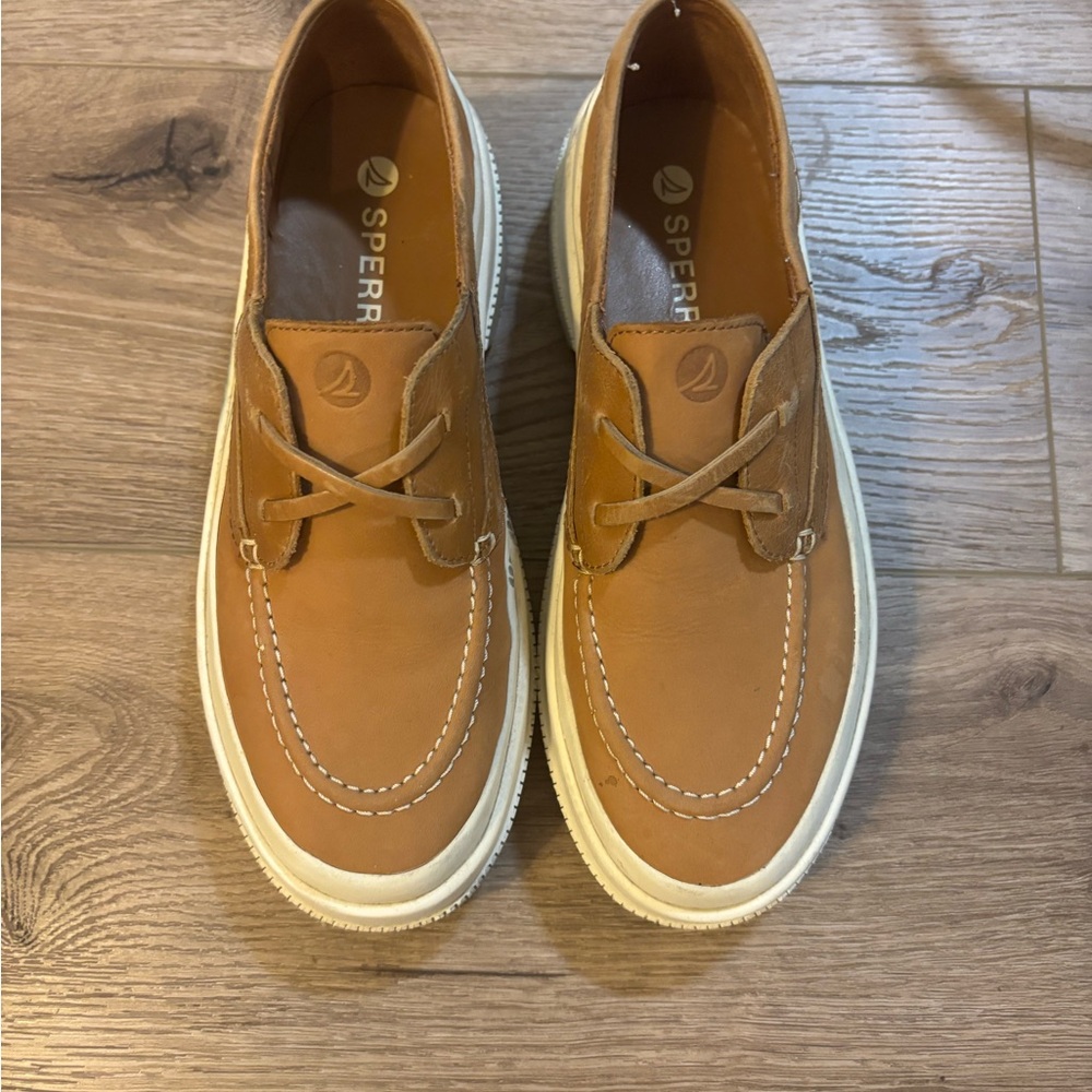 Sperry women’s platform Boat Shoes